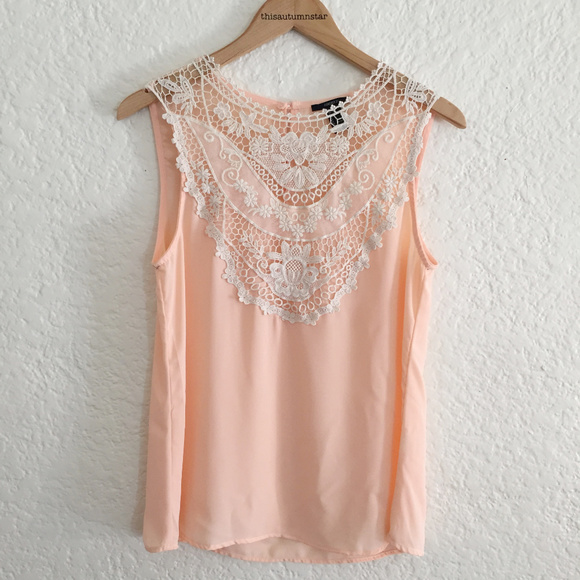 Forever 21 Tops - Forever 21 Blush Pink Top with Lace